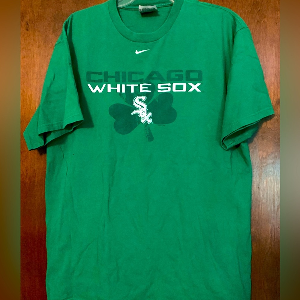 Green vintage Nike White Sox Shamrock tee-Men’s Size L